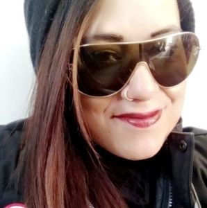 Meet your Posher, Em